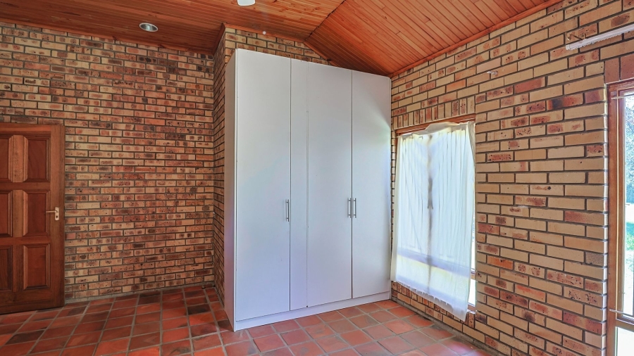 4 Bedroom Property for Sale in Waagfontein North West